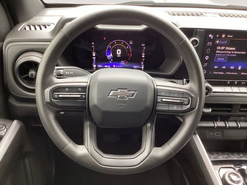 Used 2023 Chevrolet Colorado Trail Boss w/ Technology Package image 16