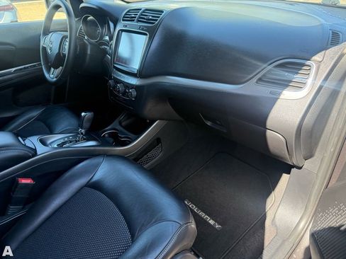 Used 2017 Dodge Journey Crossroad image 30