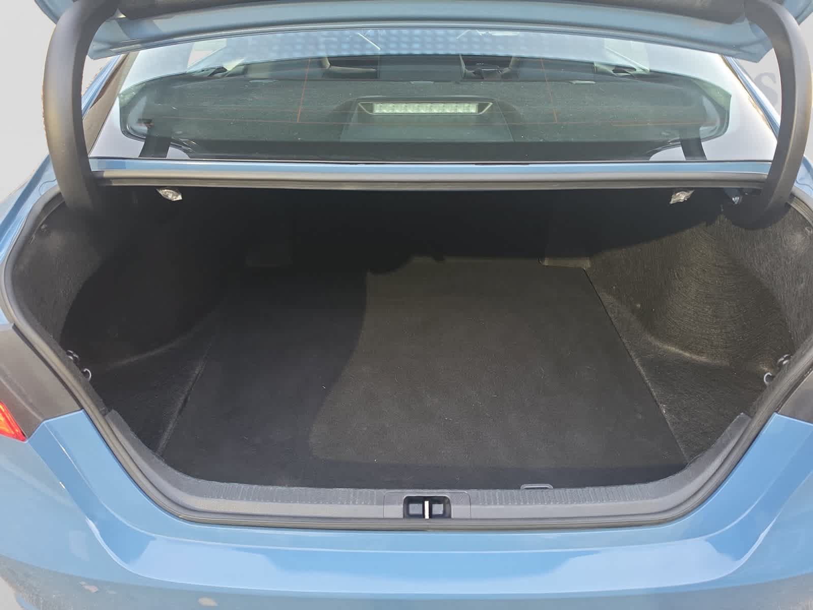 Used 2023 Toyota Camry SE FWD image 4