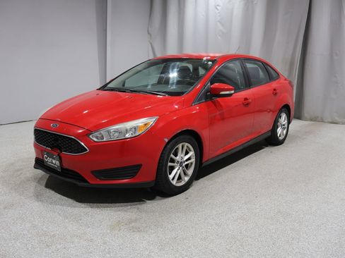 Used 2016 Ford Focus SE FWD image 5