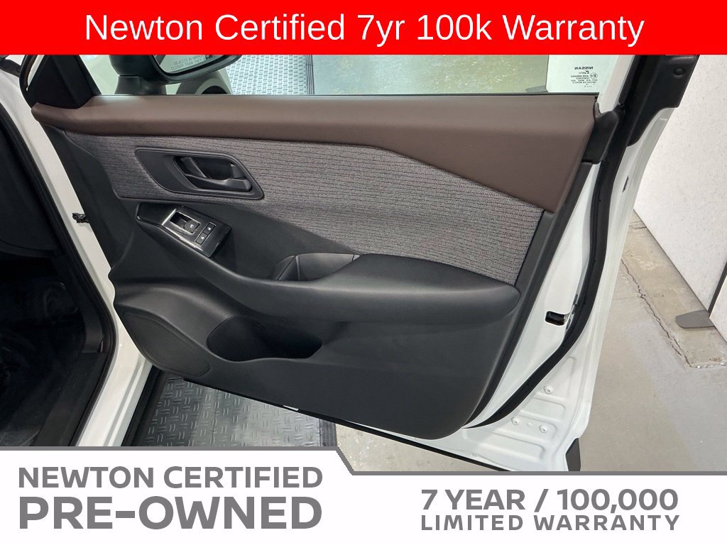 Used 2023 Nissan Rogue S FWD image 35