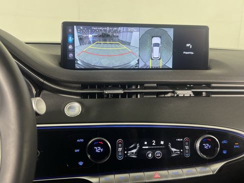 Used 2023 Genesis GV70 2.5T w/ Advanced Package image 19