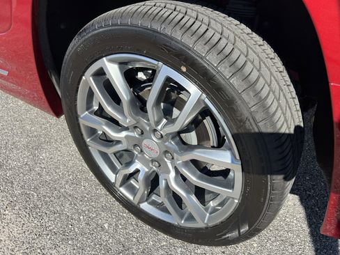 Used 2024 GMC Terrain Denali w/ Denali Premium Package AWD/4WD image 25