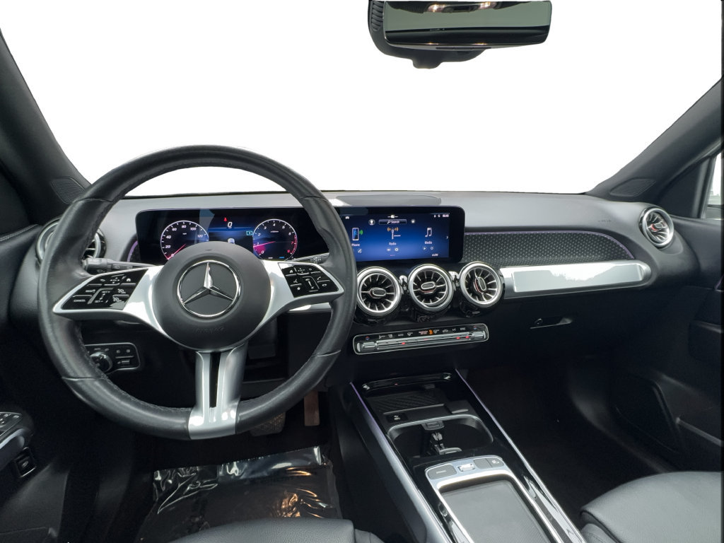 Used 2025 Mercedes-Benz GLB 250 4MATIC image 32