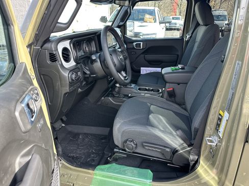 New 2026 Jeep Gladiator Sport image 25