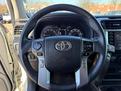 Used 2023 Toyota 4Runner SR5 AWD/4WD image 13