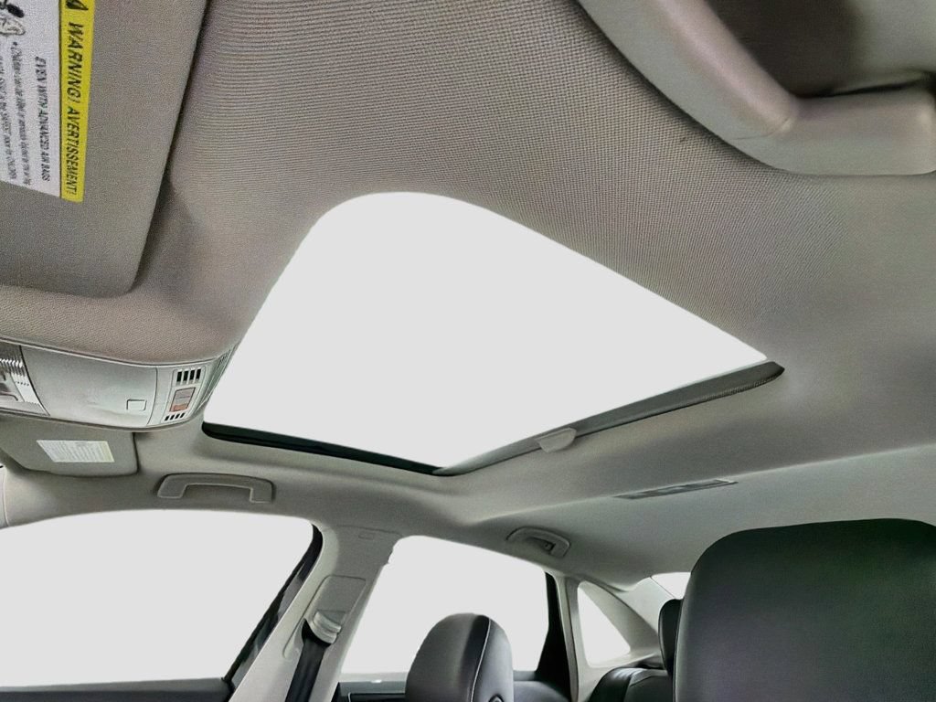 Used 2024 Volkswagen Jetta SE w/ Panoramic Sunroof Package FWD image 19