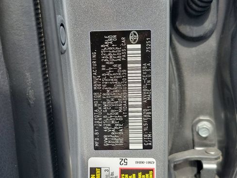 Used 2025 Toyota Camry SE FWD image 34