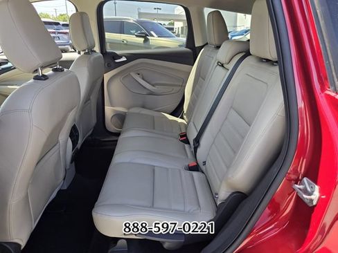 Used 2019 Ford Escape Titanium FWD image 11