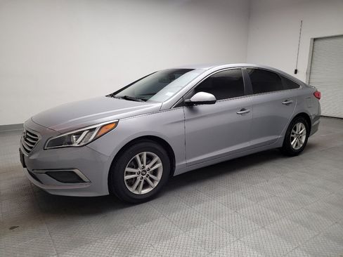Used 2017 Hyundai Sonata SE FWD image 2