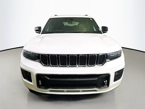 Used 2021 Jeep Grand Cherokee L Overland w/ Luxury Tech Group IV image 2