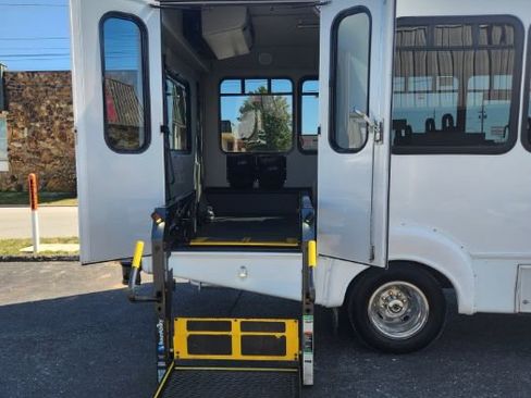 Used 2016 Ford E-350 and Econoline 350 Super Duty image 5