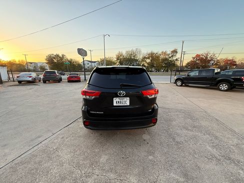 Used 2018 Toyota Highlander Plus image 4