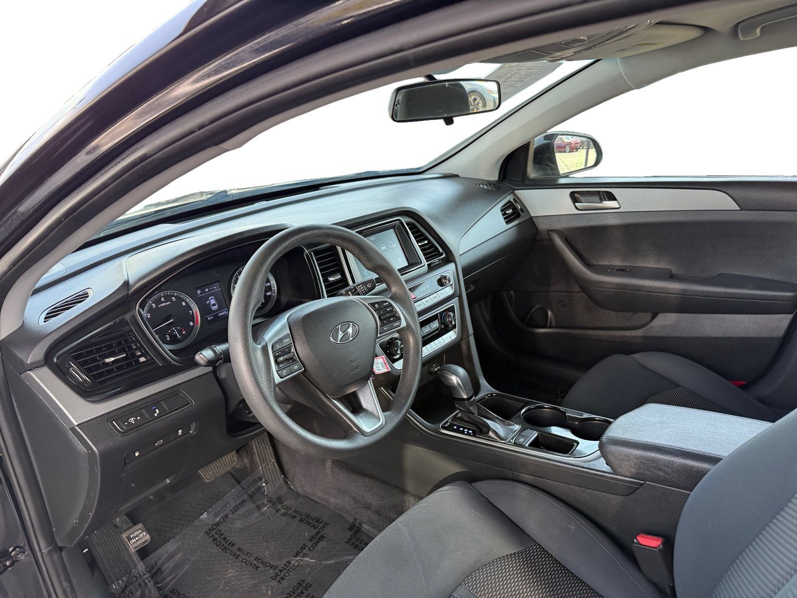Used 2019 Hyundai Sonata SE w/ Cargo Package FWD image 9