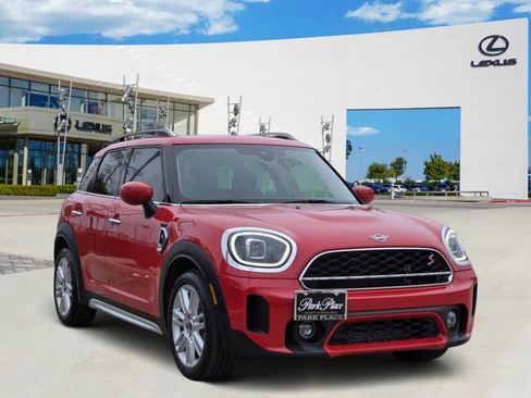 Used 2024 MINI Cooper Countryman S w/ Storage Package image 2