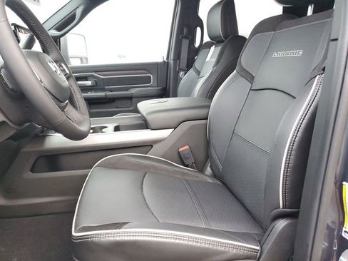 New 2026 RAM 1500 4x4 Crew Cab image 15