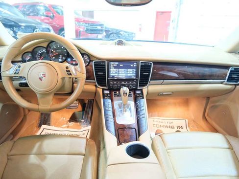 Used 2014 Porsche Panamera 4 image 28