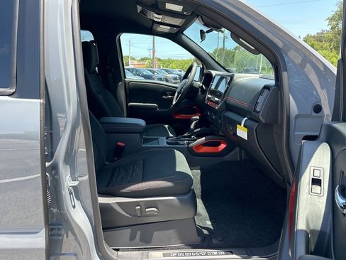 New 2025 Nissan Frontier PRO-4X w/ Pro Convenience Package image 36