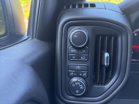 Certified 2019 Chevrolet Silverado 1500 Custom w/ Custom Value Package AWD/4WD image 26