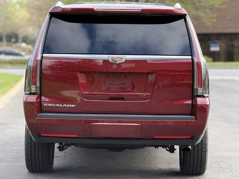 Used 2017 Cadillac Escalade ESV Platinum AWD/4WD image 5