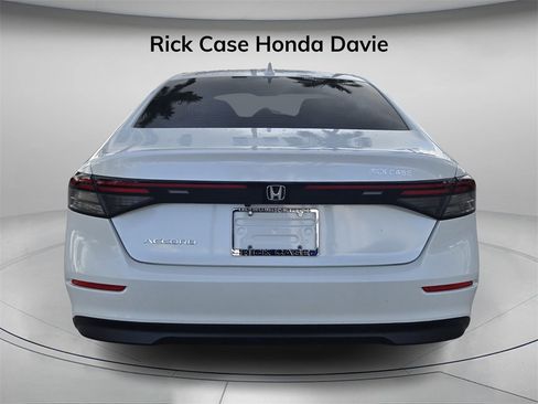 Used 2023 Honda Accord LX image 5