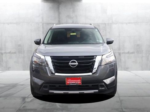 Certified 2025 Nissan Pathfinder SL AWD/4WD image 4
