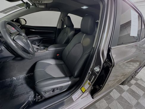 Used 2024 Toyota Camry SE image 15