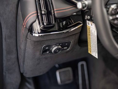 New 2026 Aston Martin DBX S image 22