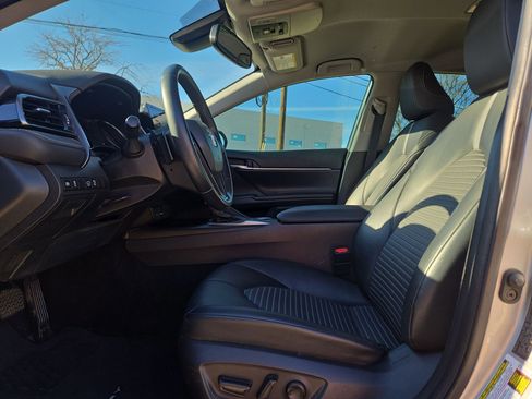 Used 2022 Toyota Camry SE w/ Convenience Package image 16