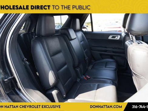 Used 2014 Ford Explorer XLT w/ Equipment Group 202A AWD/4WD image 15