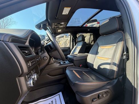 Used 2024 GMC Yukon AT4 w/ AT4 Premium Package AWD/4WD image 12
