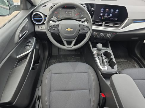 New 2026 Chevrolet Trax LS w/ LS Convenience Package FWD image 12