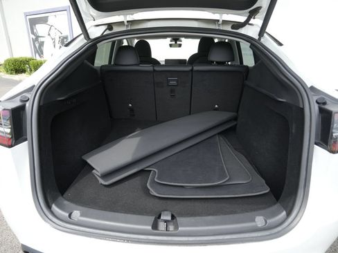 Used 2023 Tesla Model Y AWD image 15