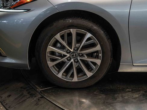Certified 2025 Lexus ES 350 F Sport w/ Accessory Package (Z2) FWD image 9