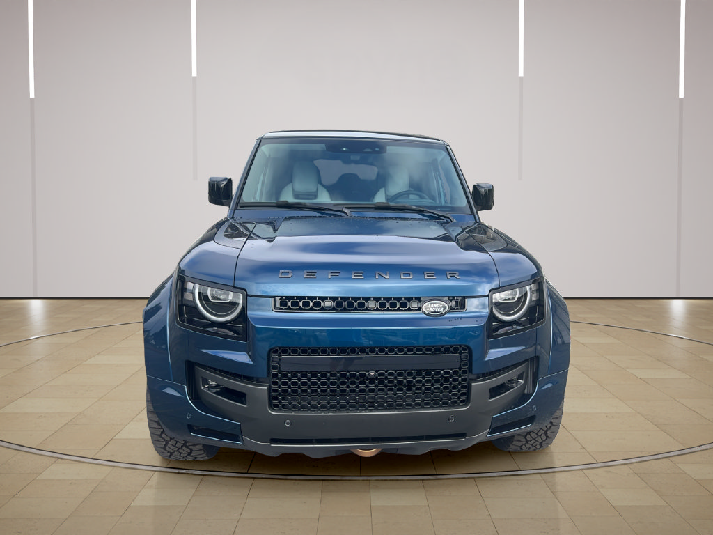 New 2026 Land Rover Defender 110 AWD/4WD image 10