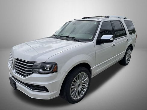 Used 2016 Lincoln Navigator Select image 1
