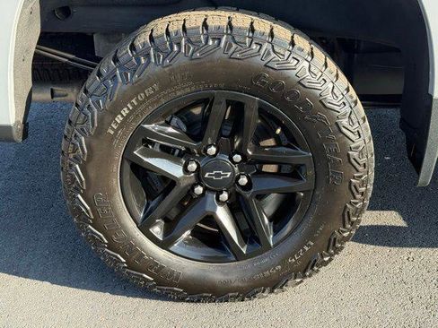 Used 2024 Chevrolet Silverado 1500 LT Trail Boss w/ Convenience Package II image 13