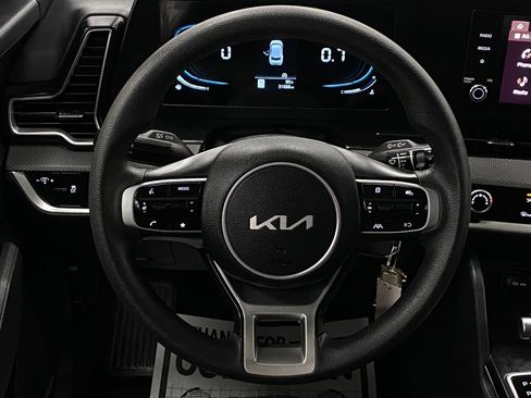 Used 2025 Kia Sportage LX image 15