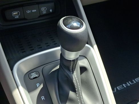 New 2026 Hyundai Venue SEL FWD image 8