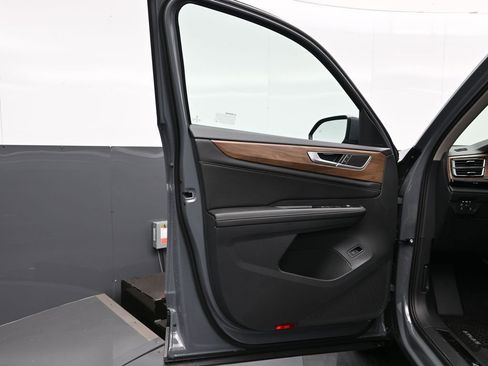 New 2026 Volkswagen Atlas SE image 19