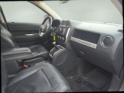 Used 2017 Jeep Compass High Altitude image 22