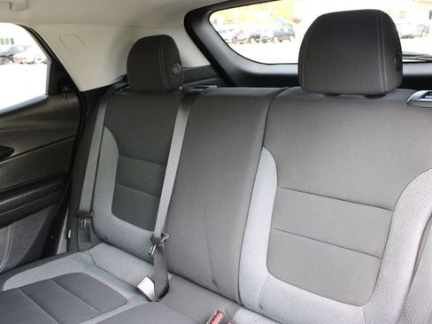 Used 2022 Chevrolet TrailBlazer LT FWD image 16