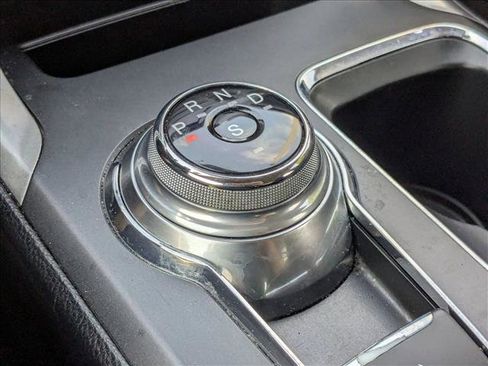 Used 2019 Ford Fusion SE image 8