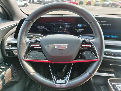 Used 2024 Cadillac Lyriq Luxury AWD/4WD image 25
