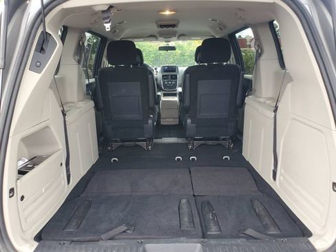 Used 2016 Dodge Grand Caravan SXT FWD image 21