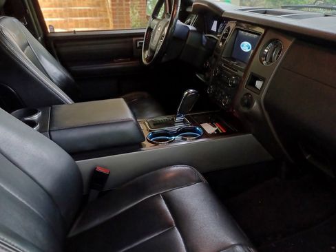 Used 2017 Ford Expedition EL Platinum AWD/4WD image 3