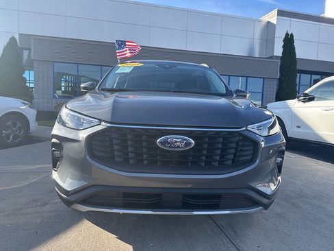 Certified 2025 Ford Escape SE image 5