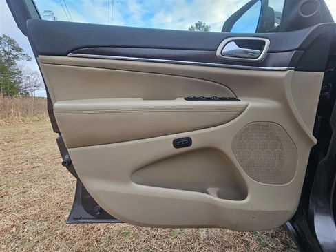 Used 2014 Jeep Grand Cherokee Limited image 17
