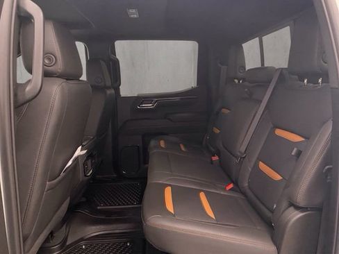 Used 2024 GMC Sierra 1500 AT4 w/ Technology Package AWD/4WD image 9