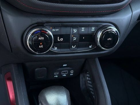 Used 2022 Chevrolet TrailBlazer RS w/ Sun and Liftgate Package AWD/4WD image 16